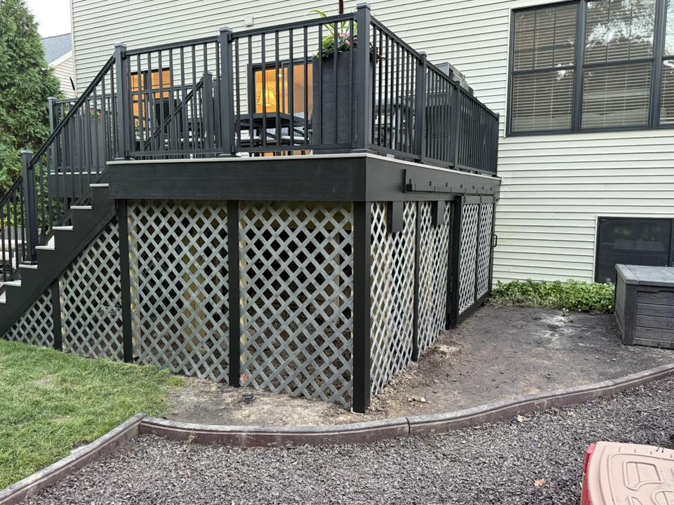 Side view of deck with lattice skirting